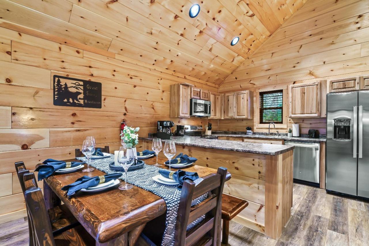 Mountains R Calling, Cozy Hideaway, King Beds, Hot-Tub, Arcade, Ev Ready Pigeon Forge Ngoại thất bức ảnh